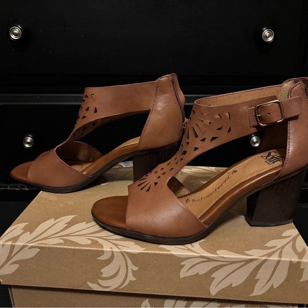 Sofft Cymbal Tan Leather Heels - Picture 5 of 7